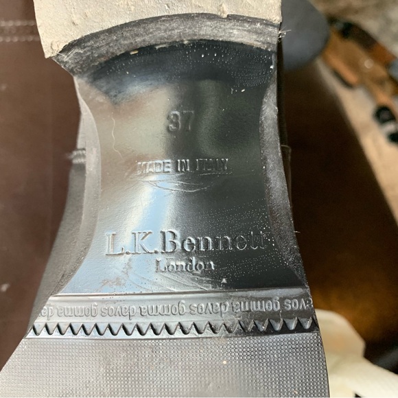 Luxury boots from LK Bennett. Expert craftsmanship and signature detailing! - Picture 6 of 6